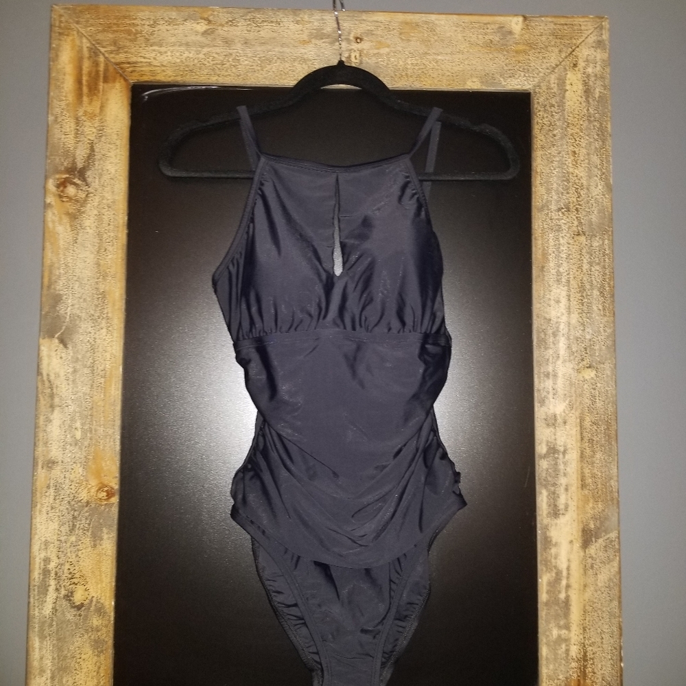 Ellen Tracy One-piece swimsuit